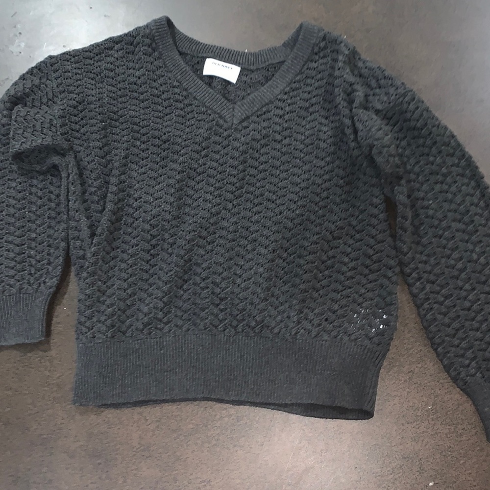 Old Navy Grey knit sweater
